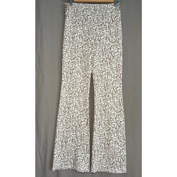 Elodie Flare Y2K Jacquard O-ring P Pants Pull On Euphoria Tan Print Size Small - Picture 9 of 10